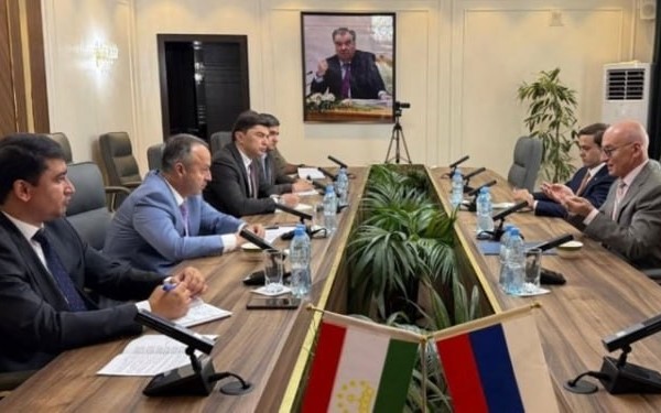 Тоҷикистон ва Русия дурнамои ҳамкориҳои содиротиро баррасӣ карданд