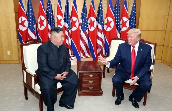«Я знаю Ким Чен Ына лучше всех»: Трамп снова играет в корейскую дипломатию  