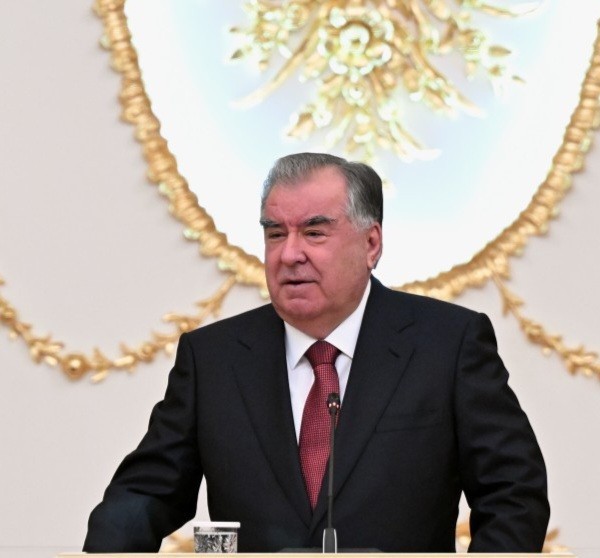Награды и премии: кого отметили в Таджикистане ко Дню независимости 