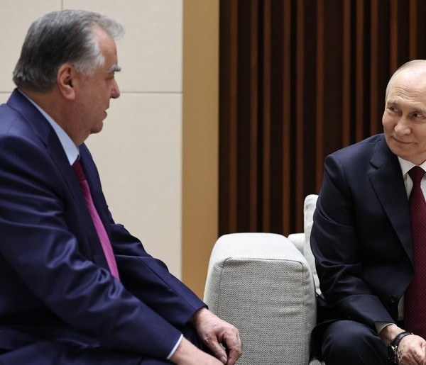 Путин и Рахмон обсудили безопасность и рост товарооборота на саммите ОДКБ