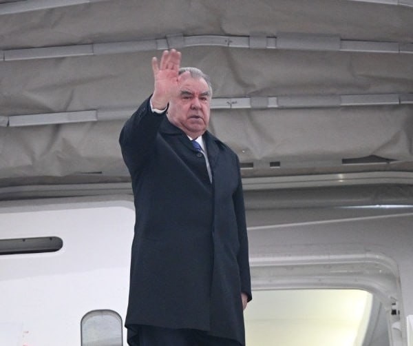 Президенти кишвар барои иштирок дар Ҳамоиши Муколамаи «Осиёи Марказӣ-Ҷопон» ба Ҷопон сафар карданд