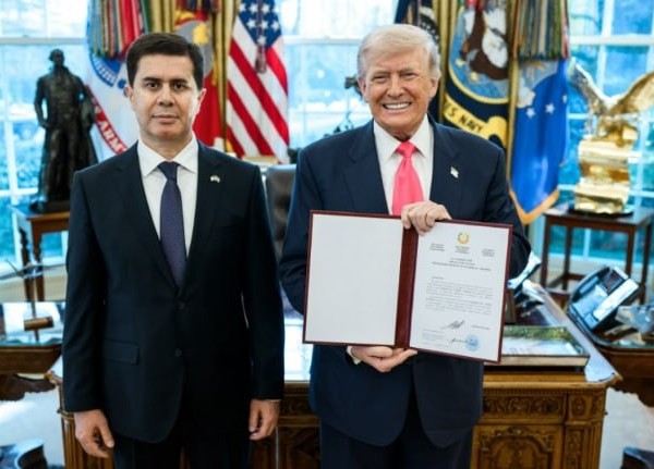 Завқӣ Завқизода ба Доналд Трамп эътимоднома супорид