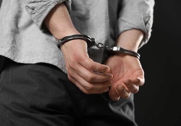 30 ҳазор сомонӣ бар ивази қатъи парвандаи ҷиноятӣ. Қаллобии кормандони ҳифзи ҳуқуқ ошкор шуд