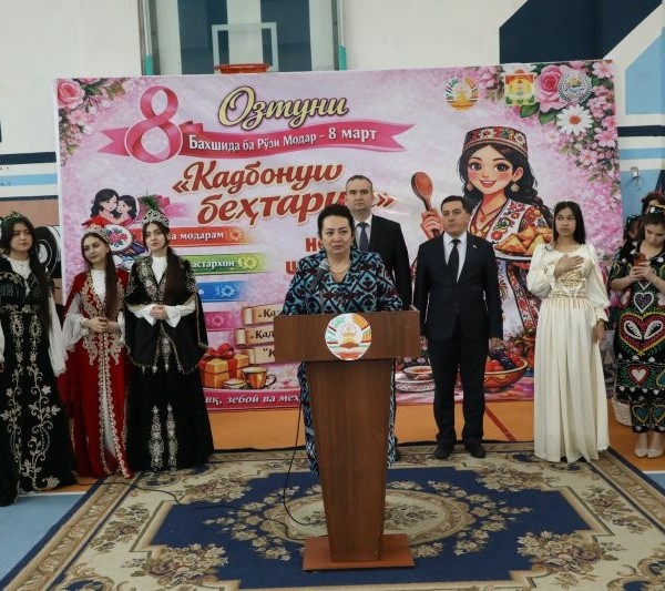 В районе Шохмансур ко Дню матери провели конкурс «Лучшая хозяйка»