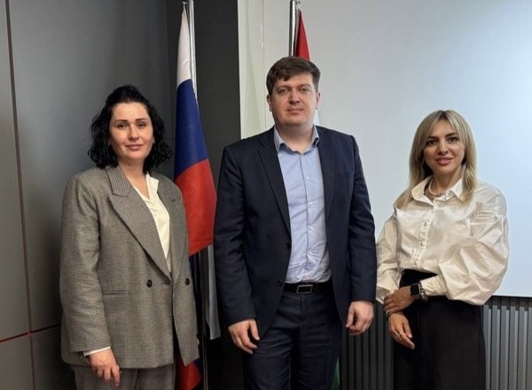 На Памир планируют привлекать больше туристов из России