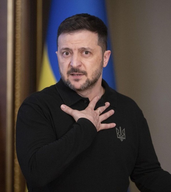 Зеленский хостори озодсозии бастаи 90 миллиард евроии кумаки Аврупо ба Украина шуд