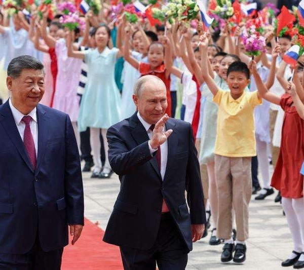 Путин дар сафар ба Чин: “Тамаркузи мо ба масоили иқтисодӣ аст”