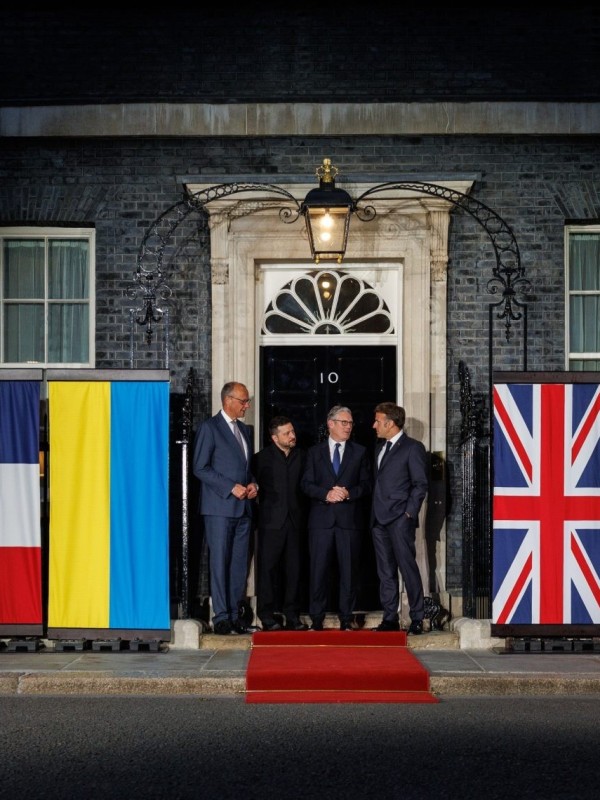 Стармер: “Ҳимояти Британия аз Украина қотеъ ва бидуни тағйир аст”