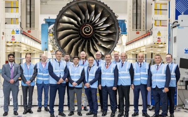 Somon Air обсудила развитие авиапарка с Rolls-Royce