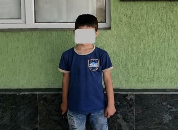 Милитсияи пойтахт як ноболиғро аз модараш гирифта, ба мактаб-интернат супурд