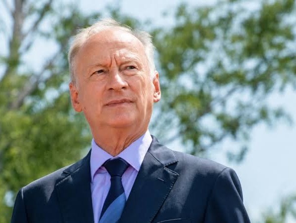 Ёрдамчии Путин: “Ғарб мехоҳад Русияро аз масирҳои байналмилалии баҳрӣ ҷудо кунад”