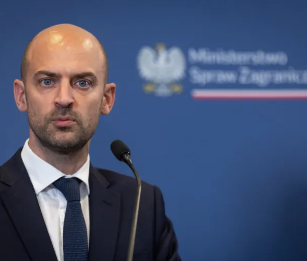 Фаронса: Бидуни таваққуфи фаъолиятҳои ҳастаии Эрон таҳримҳо лағв намешавад