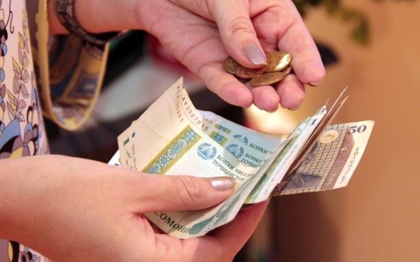 На пенсии и пособия в Таджикистане за полгода направили почти 2,7 млрд сомон