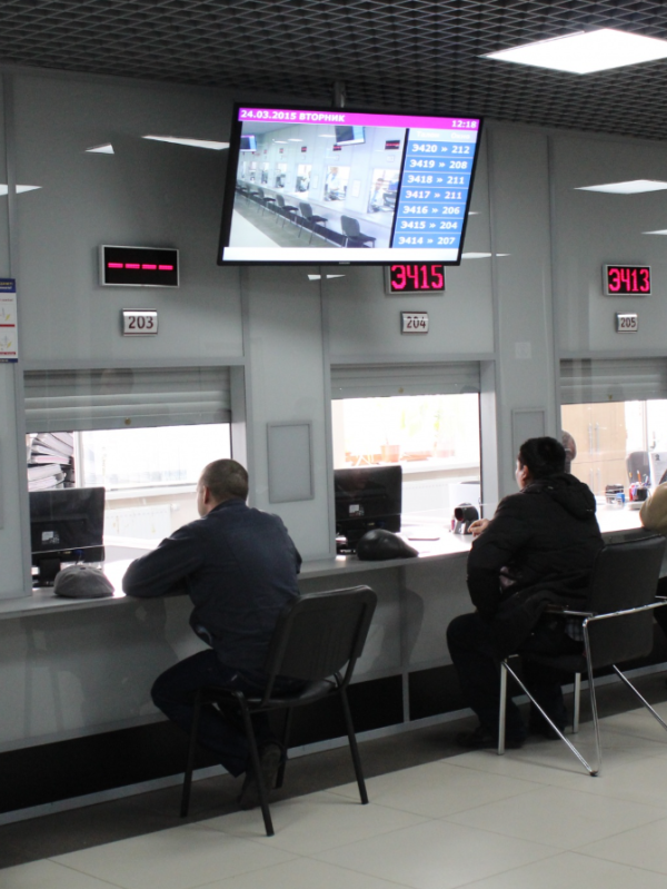 Граждане Таджикистана могут оформить патент в Москве без живой очереди