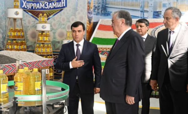 Сарвари давлат дар Данғара корхонаи истеҳсоли равғанро ифтитоҳ намуданд
