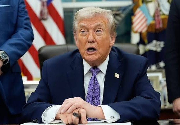 Трамп гузоришҳо дар бораи коҳиши захираҳои аслиҳаи Амрикоро рад кард