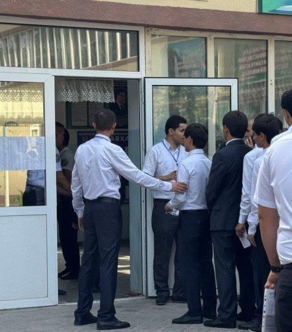 В Таджикистане до 15 сентября продлили третий этап регистрации в вузы и колледжи 