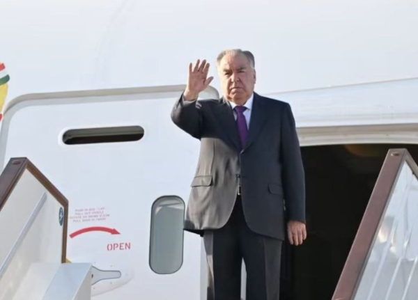 Президенти кишвар бо сафари расмӣ ба Ҷумҳурии Корея рафтанд 