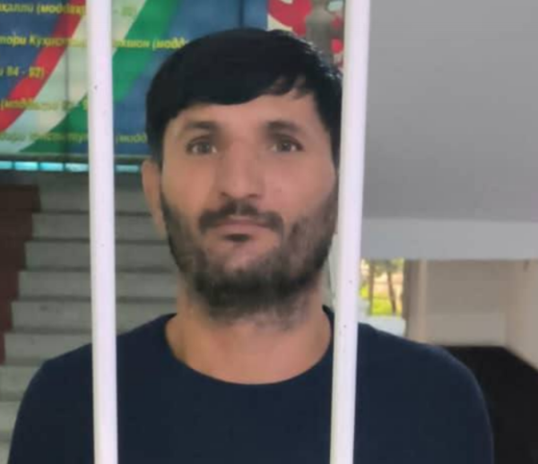 В Душанбе мужчину арестовали на пять суток за неповиновение милиции 