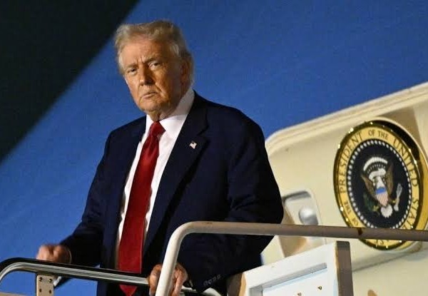 Доналд Трамп гуфт, аз идеяи мулоқот бо Пизишкиён истиқбол мекунад