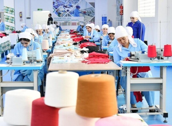 Дар панҷ сол саноати Тоҷикистон беш аз 34 миллиард сомонӣ афзоиш ёфтааст