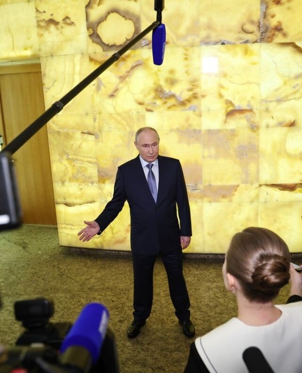 Путин: “Русия барномаи ҳамла ба Аврупоро надорад”