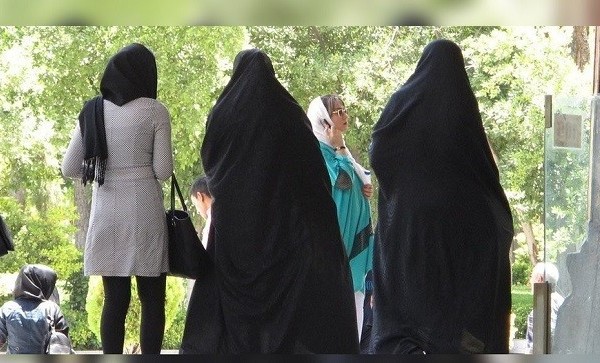 Италия запретила бурки и никабы в школах, хиджаб остался разрешен