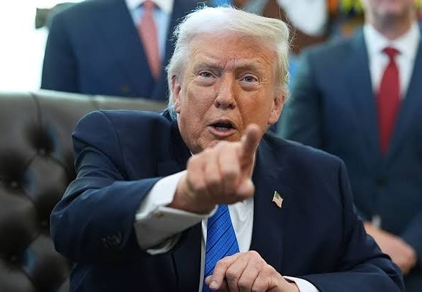 Трамп аз музокироти ғайримустақим бо Эрон хабар дод