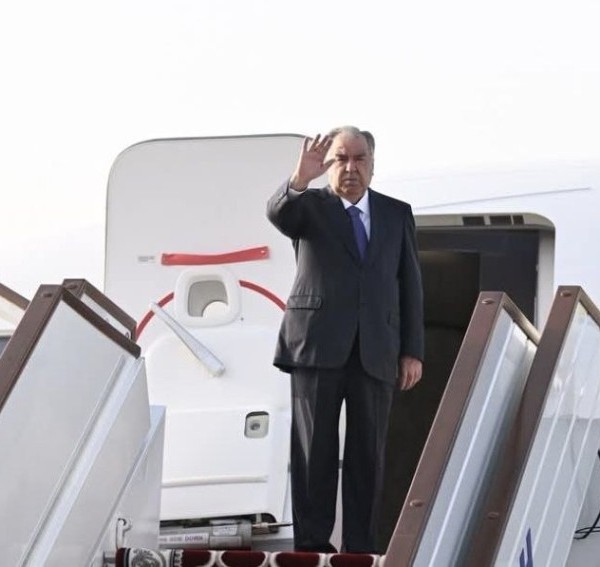Президенти кишвар бо сафари корӣ ба Туркманистон рафтанд 