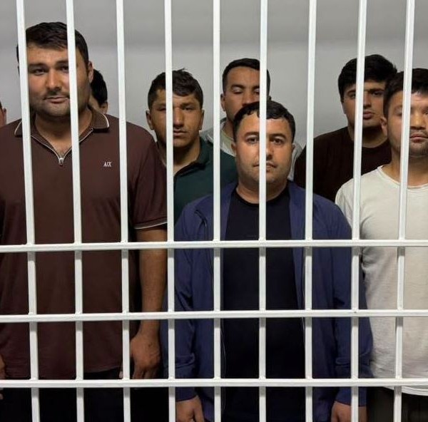 Дар Хатлон мақомот 17 мухлиси футболро ба ҷавобгарии маъмурӣ кашид