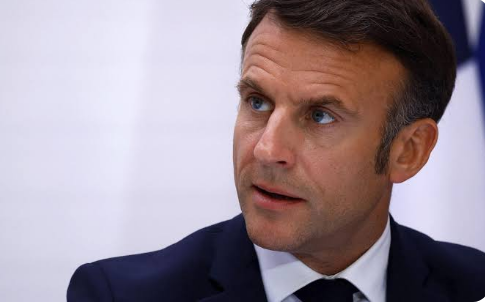 Во Франции кандидат в президенты призвал Макрона к отставке