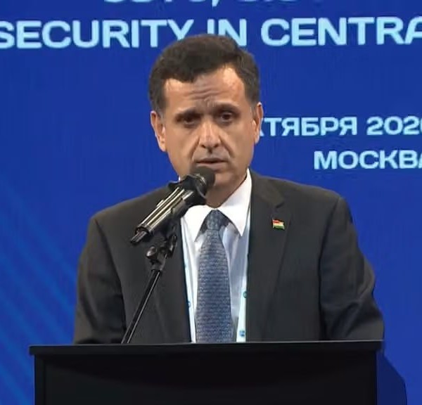 Дипломати тоҷик: Тоҷикистон аз субот ва бозсозии Афғонистон ҳимоят мекунад