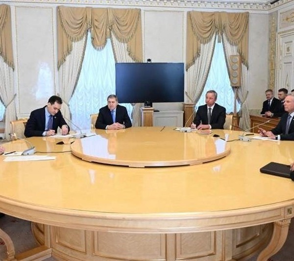 Путин мегӯяд Русия барои ҳалли низоъ омода аст ба Эрон кумак кунад
