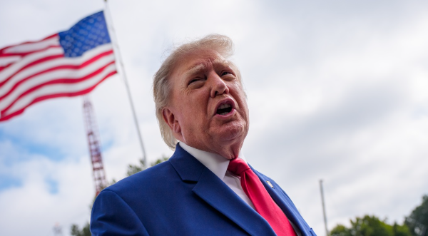 Тавҳини Трамп бар миллати Эрон: “Эрониҳо бадтарин миллати рӯи заминанд”