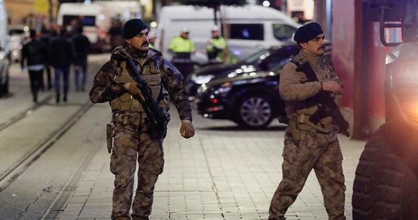 По делу о теракте в Стамбуле задержаны 46 человек