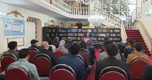 В посольстве Таджикистана в Иране создана библиотека