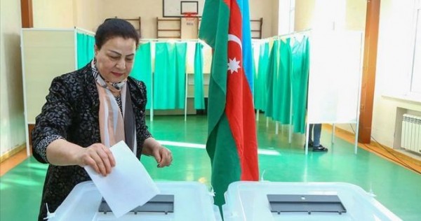 В Азербайджане пройдут внеочередные парламентские выборы