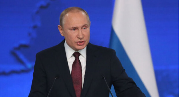 Президент России Владимир Путин выступил за укрепление отношений с Ираном