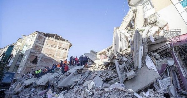 На востоке Турции произошло землетрясение магнитудой 6,8