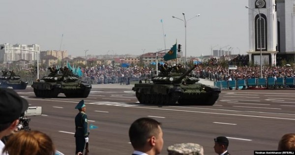 Казахстан отказался от проведения военных парадов 7 и 9 мая