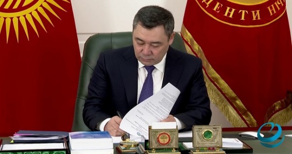 Укрощение Запада: Президент Кыргызстана подписал закон «об иноагентах»