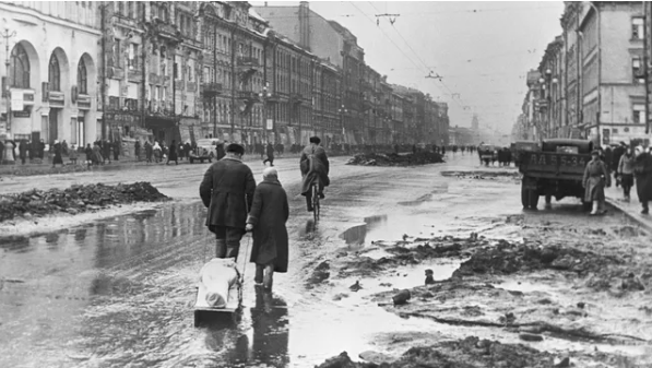 На выставке в Санкт-Петербурге покажут отправленные из Таджикистана в блокаду вещи