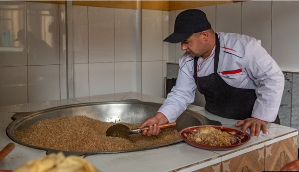 «Продавайте спиртное – работайте без проблем!» В Ташкенте закрывают халяльные рестораны