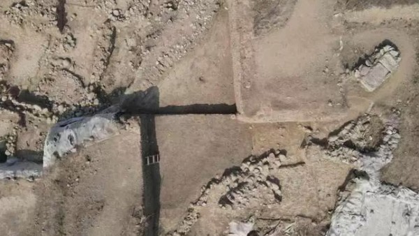 В Измире обнаружен водный канал возрастом 8 тыс. 200 лет
