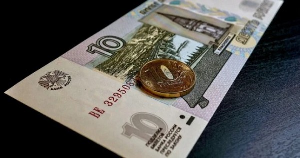 В Москве и Подмосковье запустили в оборот купюры в пять и десять рублей