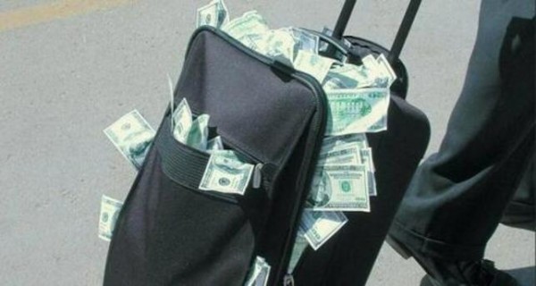Токаев поручил Генпрокуратуре заниматься возвратом в страну незаконно выведенных активов
