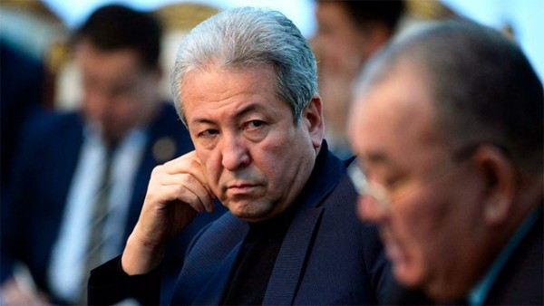 Парламент Кыргызстана разрешил привлечь Адахана Мадумарова к уголовной ответственности