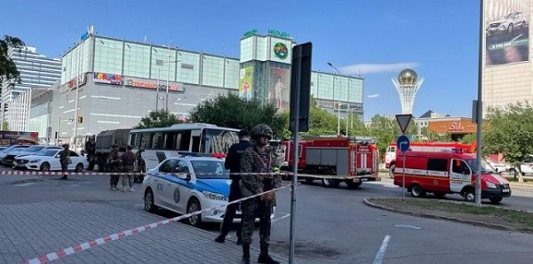 В Астане освободили заложников, захваченных в отделении банка