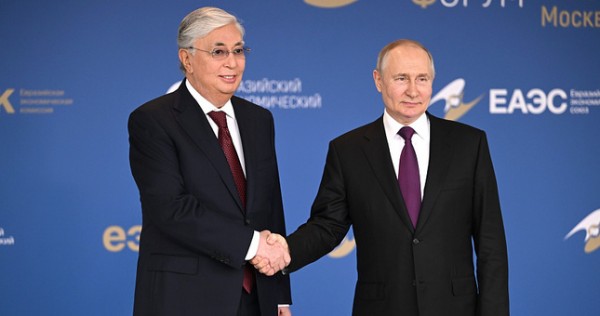 Эксперт назвал выгоды для экономики Казахстана от сохранения русского языка