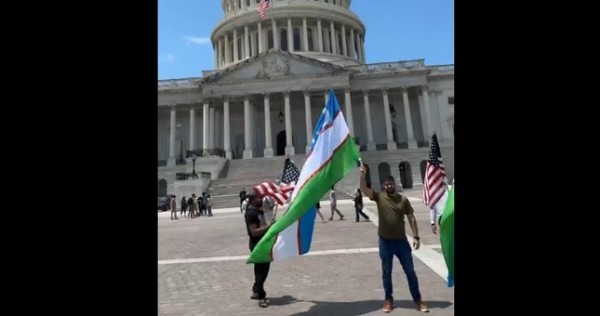 В Вашингтоне прошли митинги против руководства радио «Озодлик»